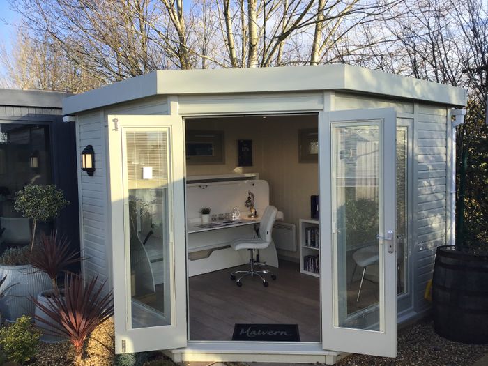 Garden Rooms- Elegant Design and Clever Furnishing Never Combined So Well